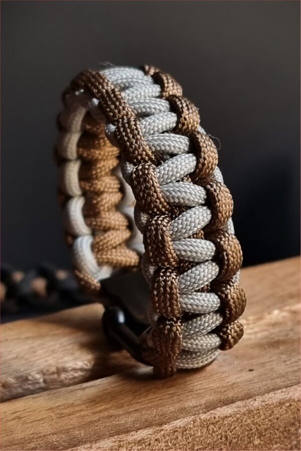 custom handmade paracord bracelet in Silver and gold paracord