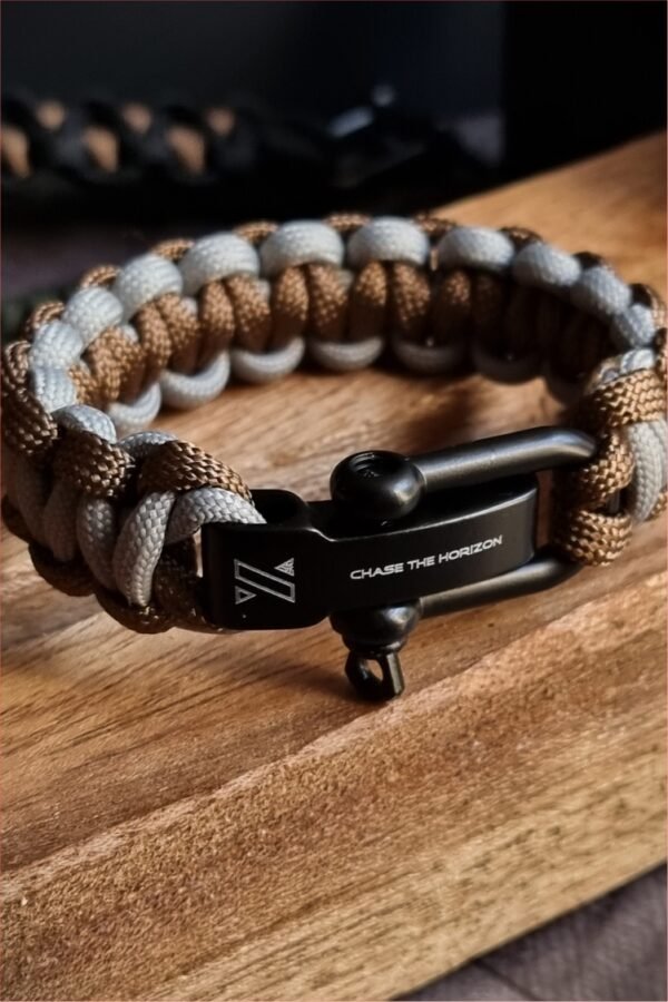 custom handmade paracord bracelet in Silver and gold paracord