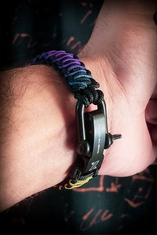 handmade mini paracord bracelet with black and rainbow paracord 2mm with shackle design