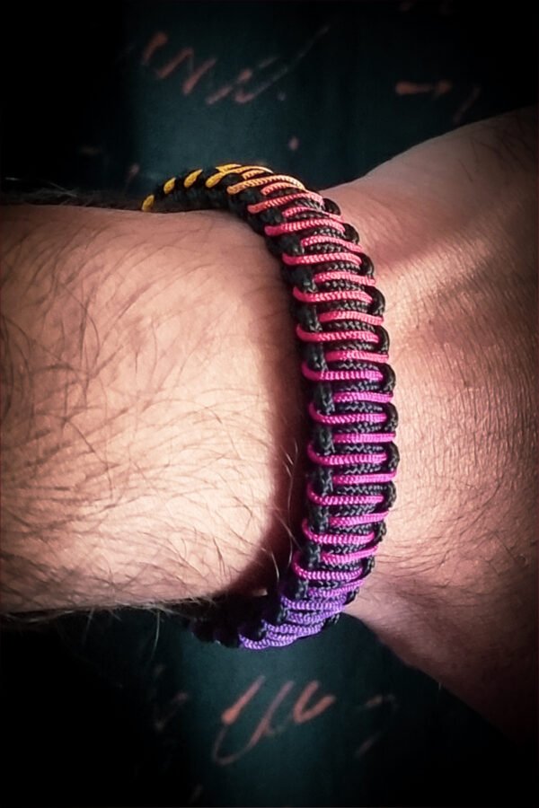 handmade mini paracord bracelet with black and rainbow paracord 2mm with shackle design