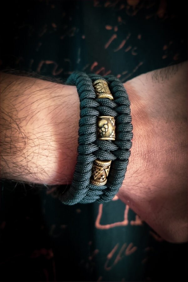 handmade Vikings wolf buckle paracord bracelet with brass beads