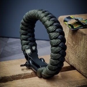 handmade paracord bracelet made with olive green and black paracord 550 with adjustable shackle buckle
