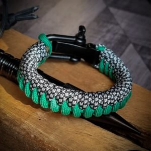 handmade paracord bracelet made with green and special grey paracord 550 with adjustable shackle buckle