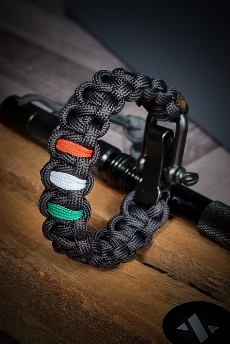 sblue green 2 (7 of 20) Handmade paracord bracelet, glow in the dark with adjustable shackle buckle