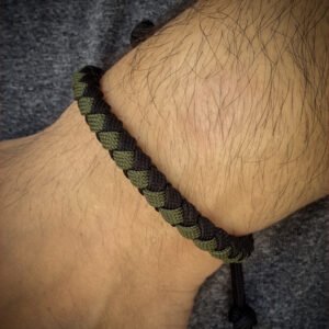 handmade slim 4 strand round braid knot bracelet in olive green and black paracord 550 adjustable