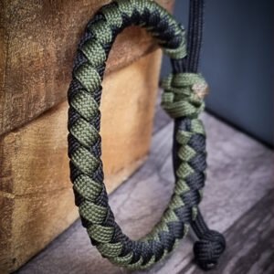 handmade slim 4 strand round braid knot bracelet in olive green and black paracord 550 adjustable