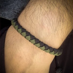 handmade slim 4 strand round braid knot bracelet in olive green and black paracord 550 adjustable